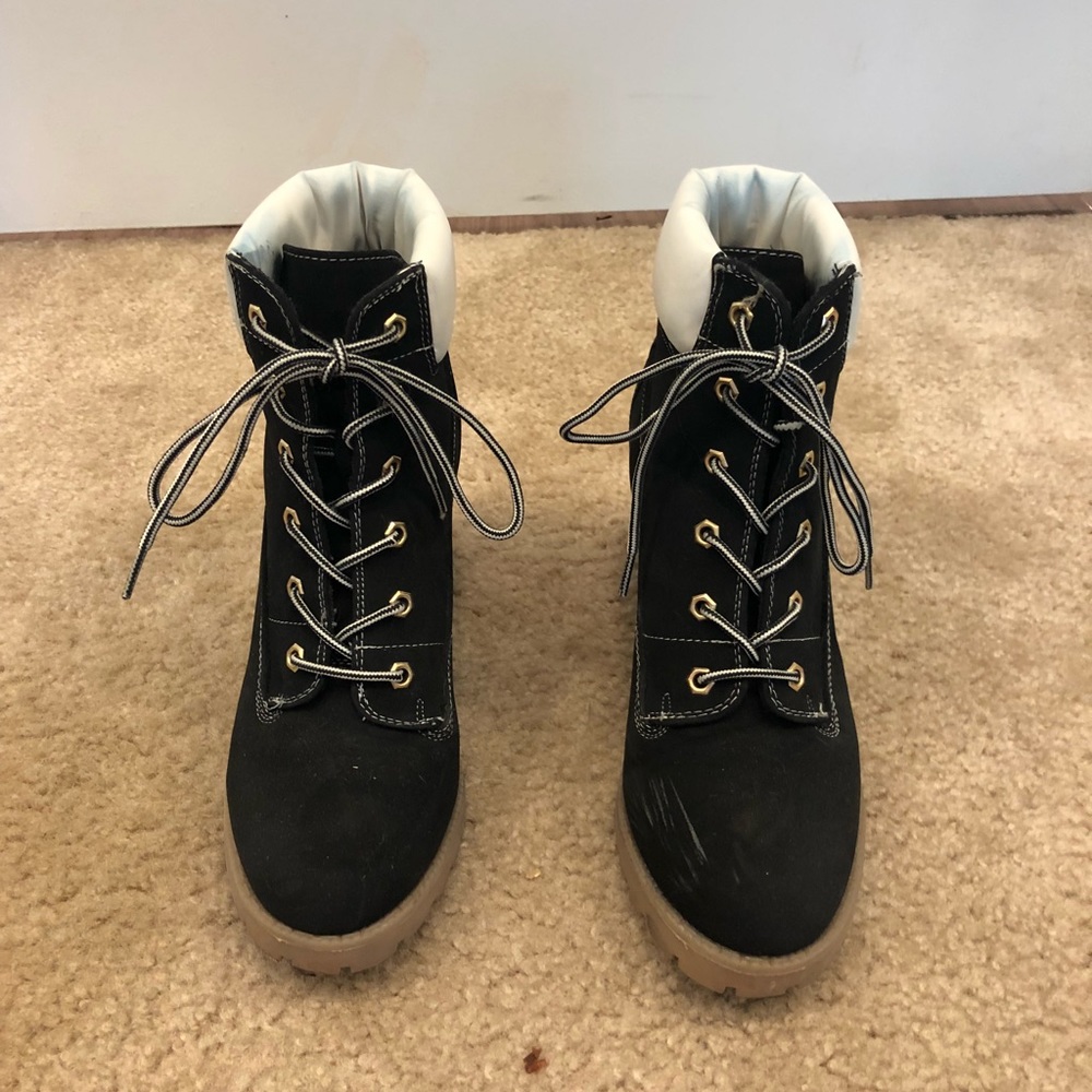 Lace up Booties - Picture 2 of 4